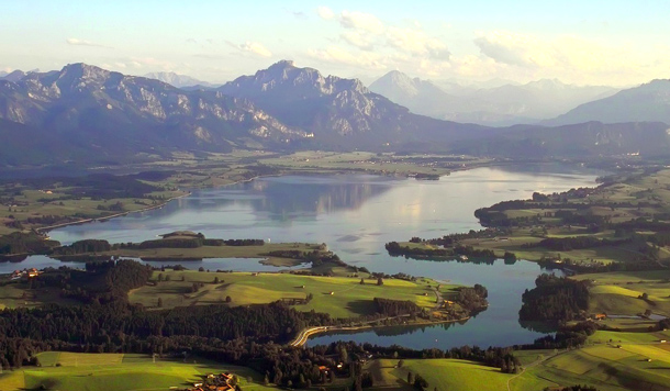 Forggensee: Angeln vor Alpenkulisse