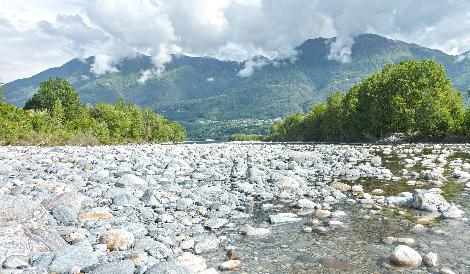 Gewässer-Sperrung nicht nur in den Alpen